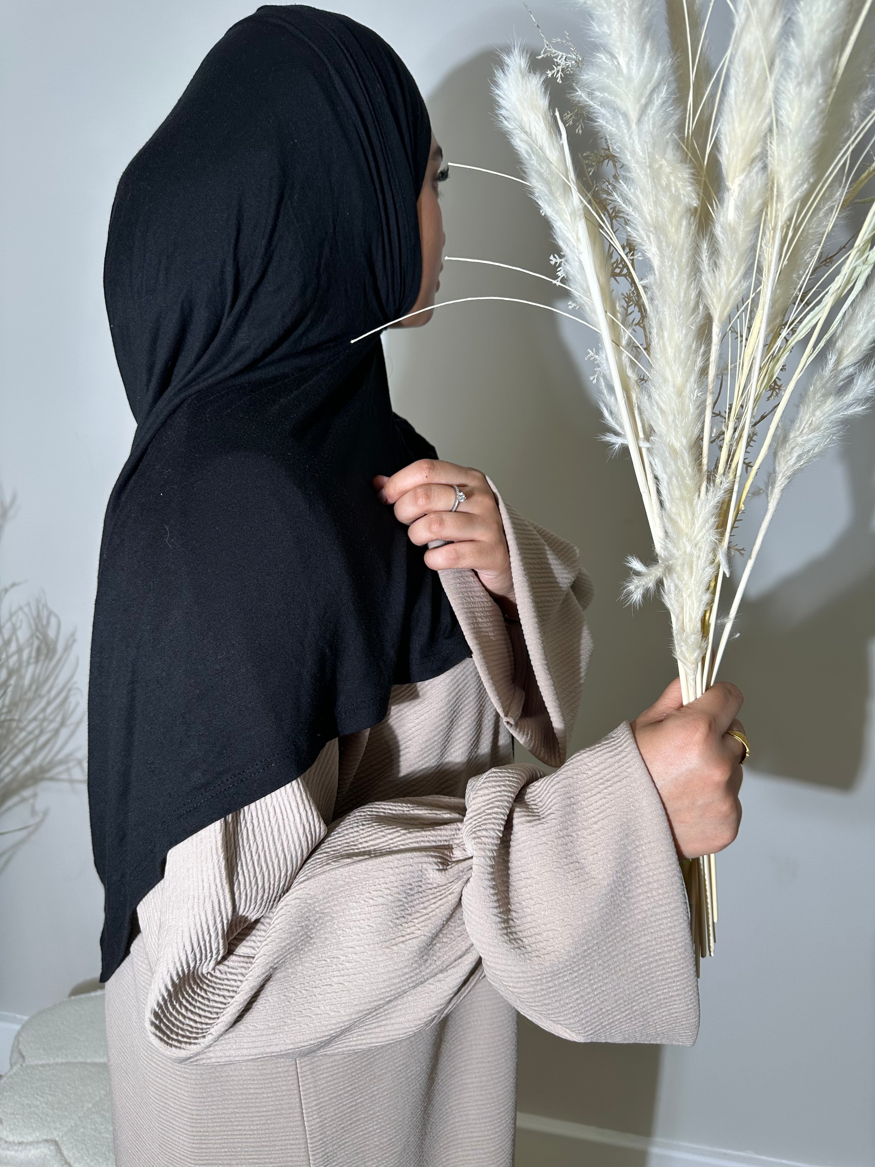Sumayyah open Abaya (ribbed ,poet sleeves)