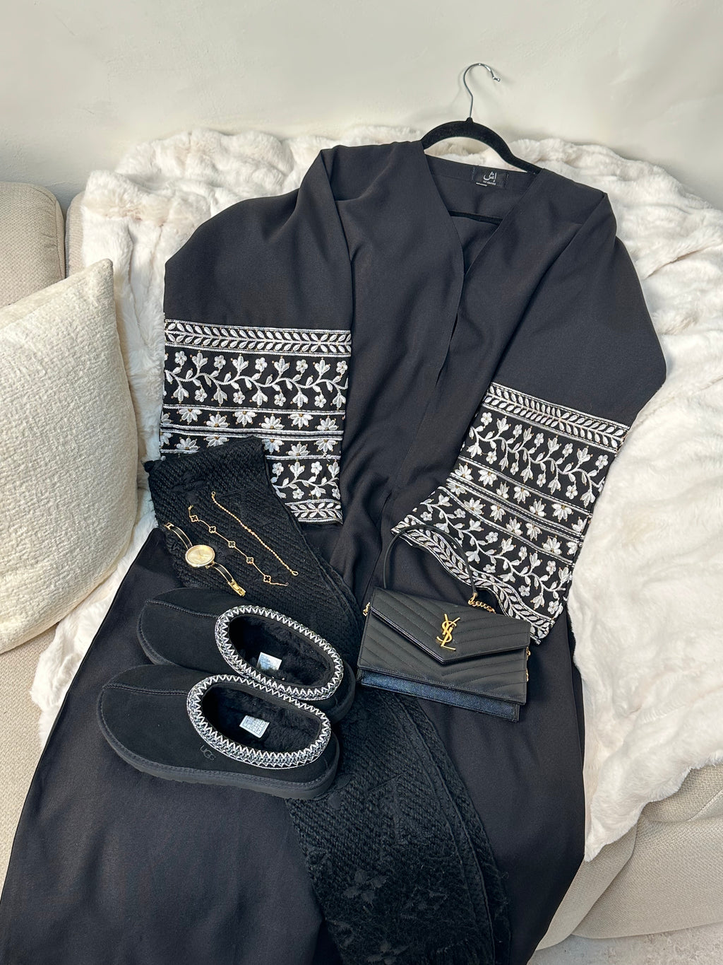 Aisha Abaya Black