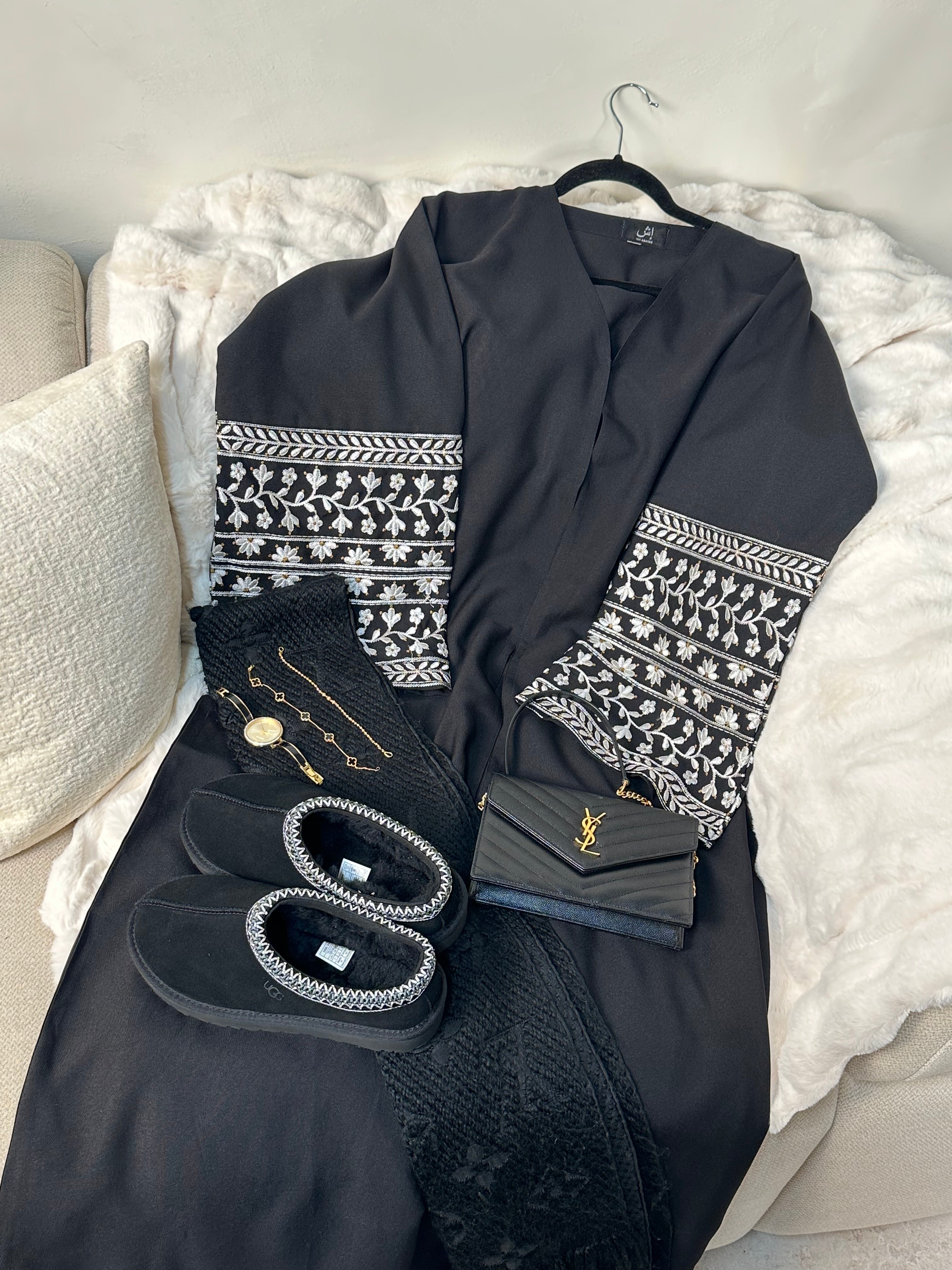 Aisha Abaya Black