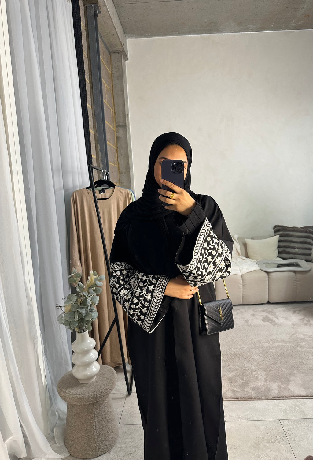 Aisha Abaya Black