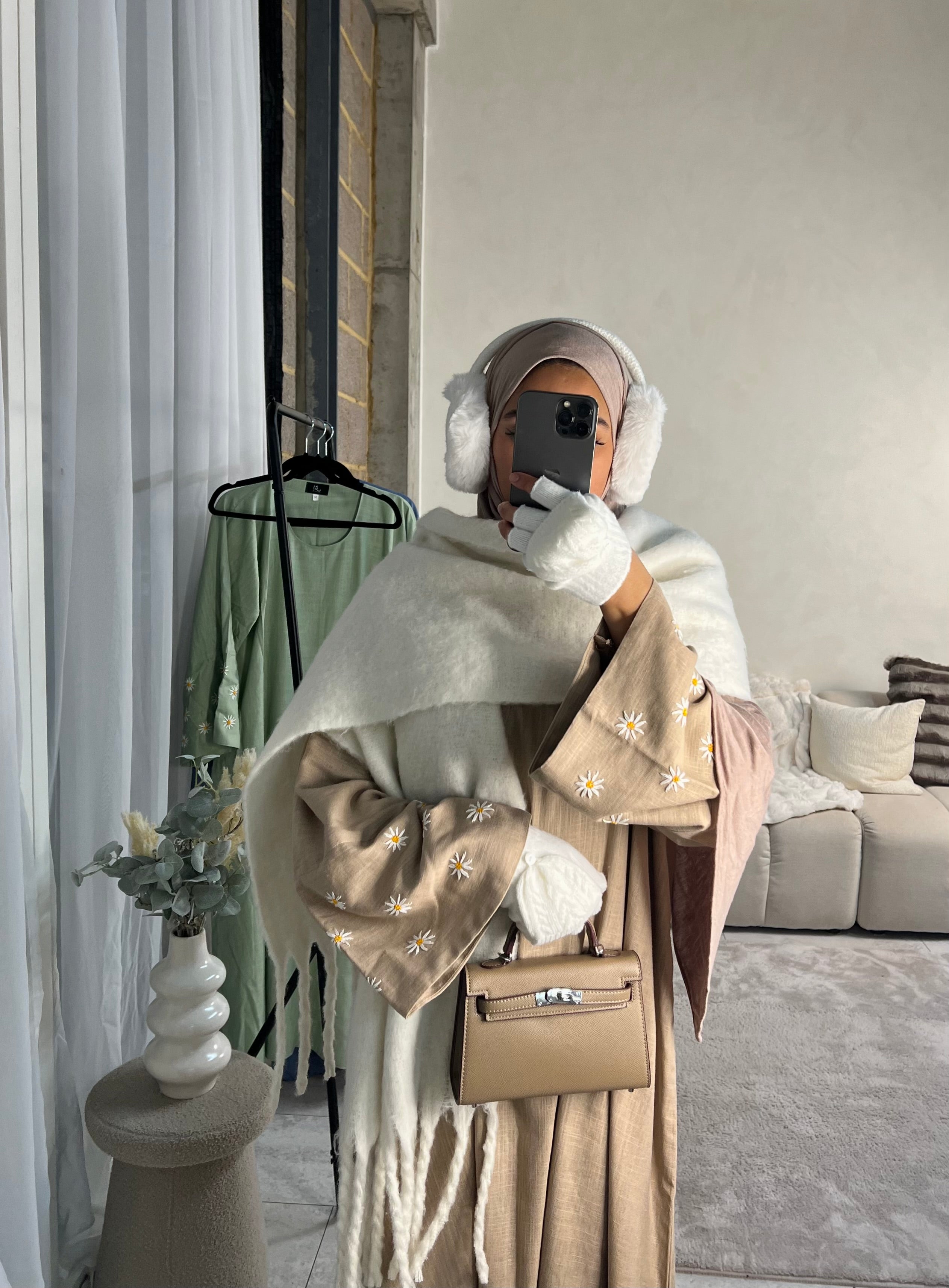 Oat Daisy Linen Abaya
