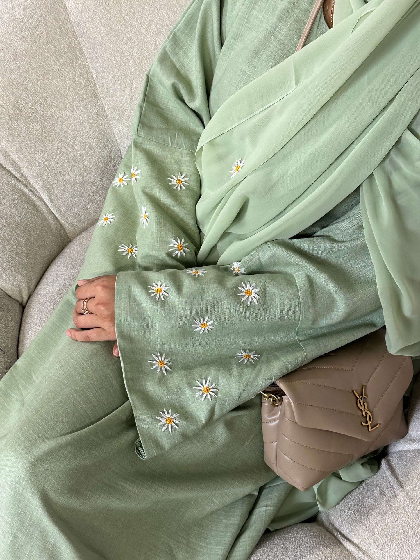 PRE- ORDER Pistachio Daisy Linen Abaya