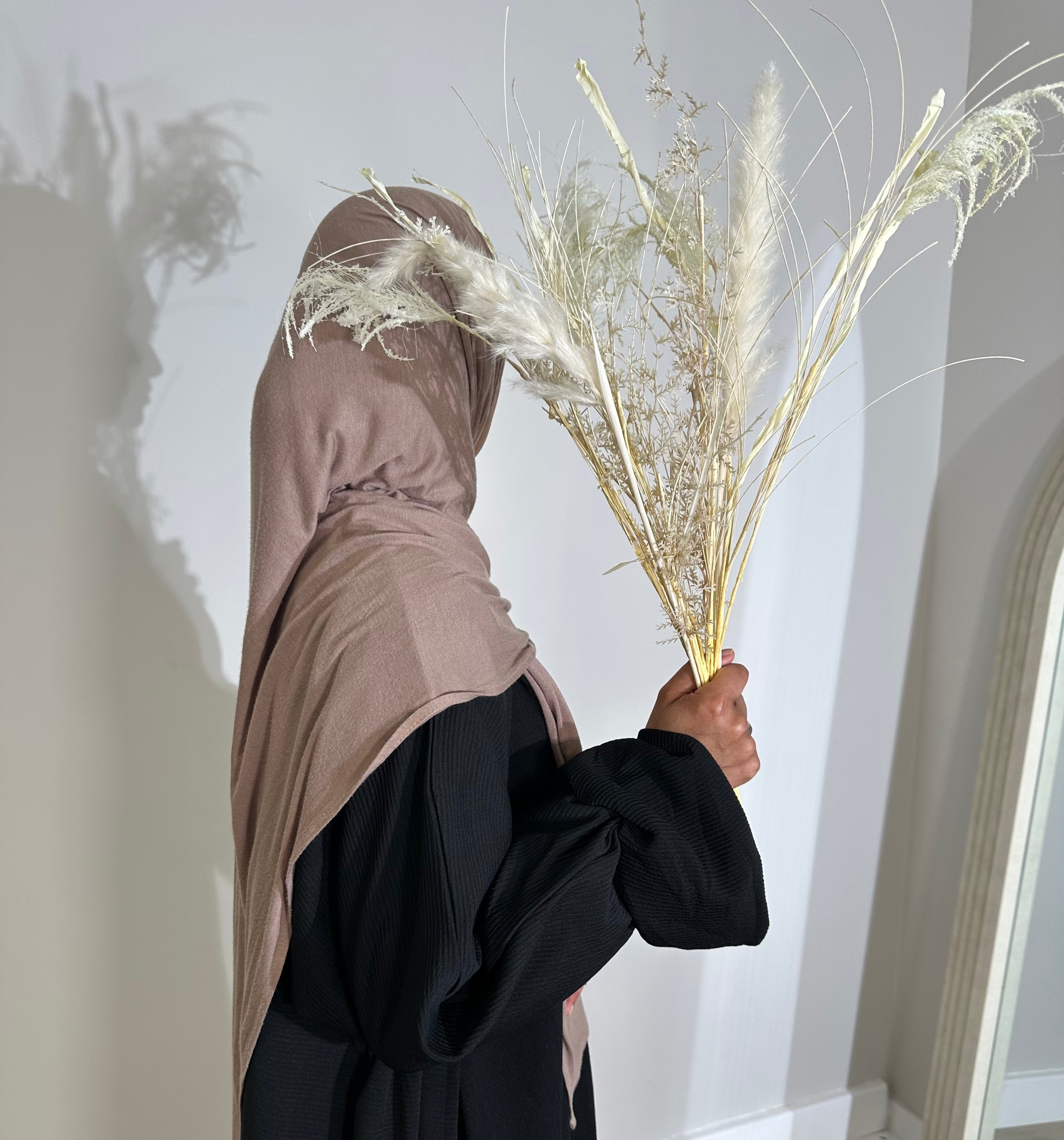 Sumayyah BLACK Abaya (ribbed ,poet sleeves)