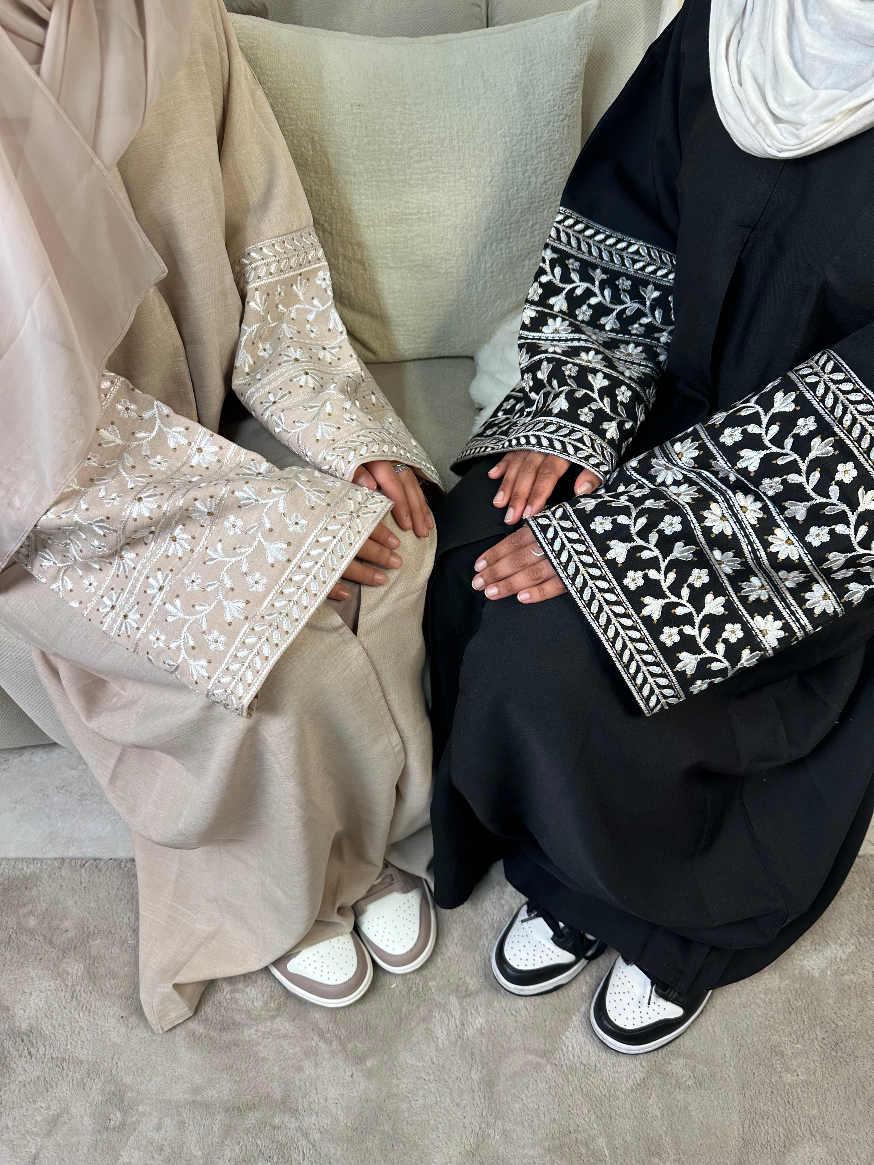 Aisha Abaya Black