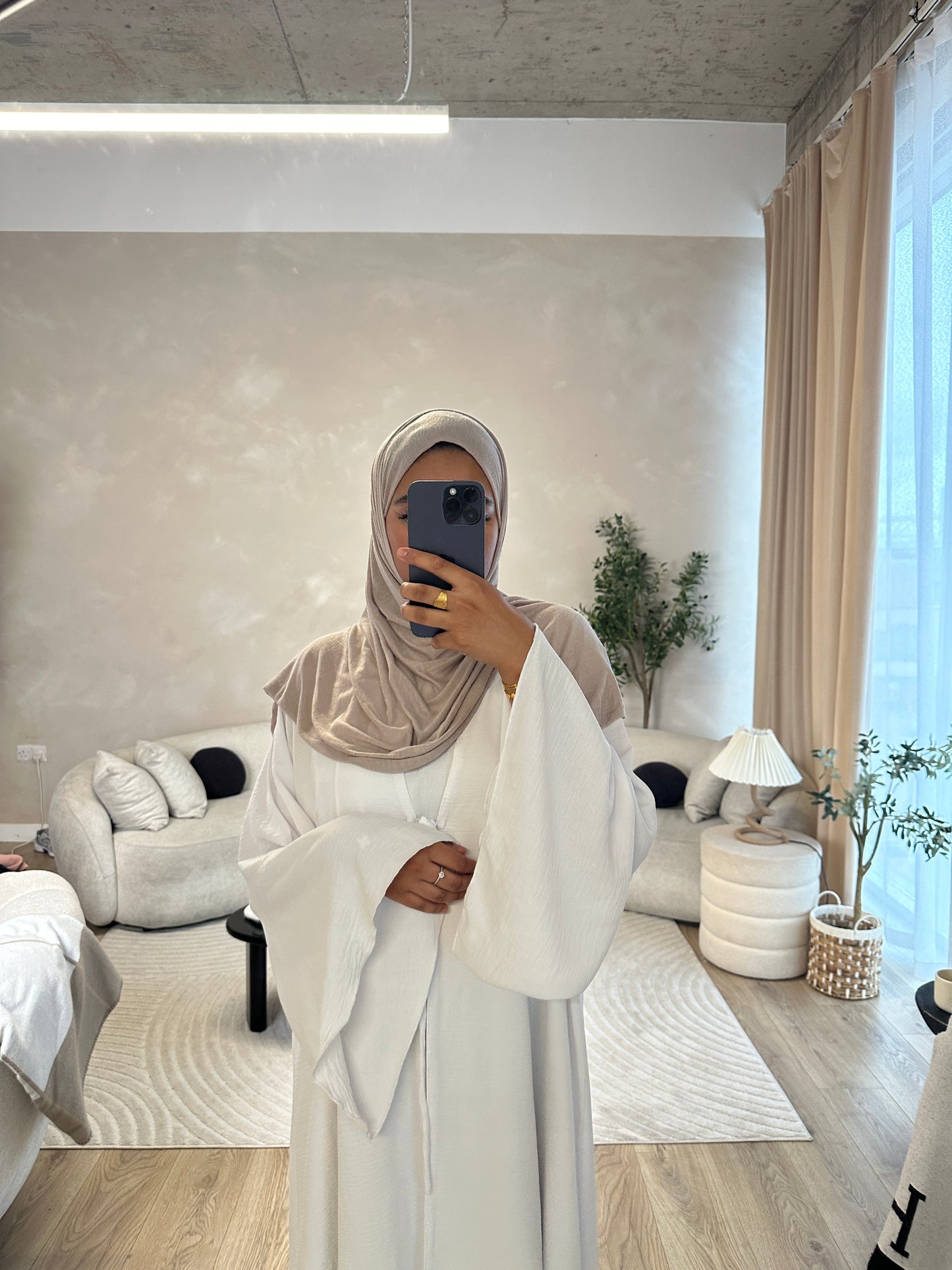 Cloud White Cottage Bow Abaya