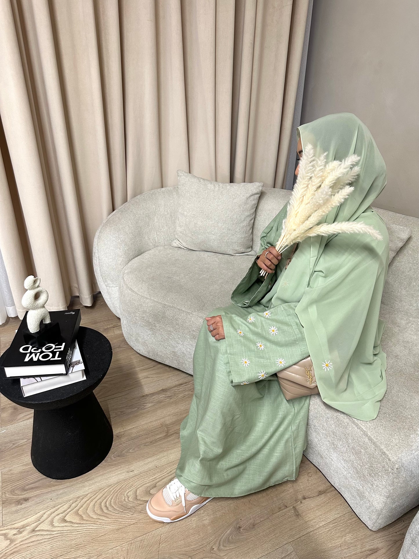 PRE- ORDER Pistachio Daisy Linen Abaya