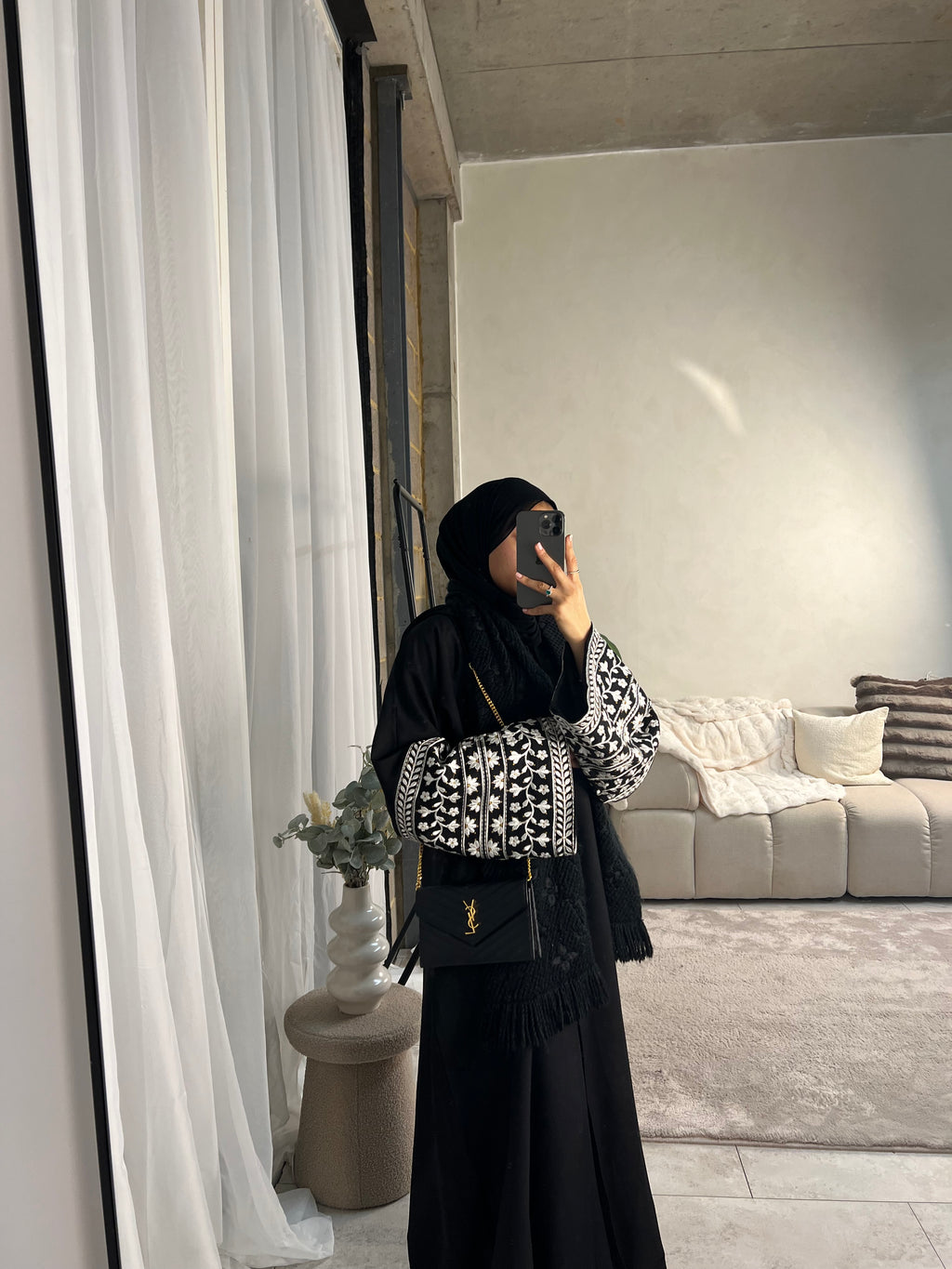 Aisha Abaya Black