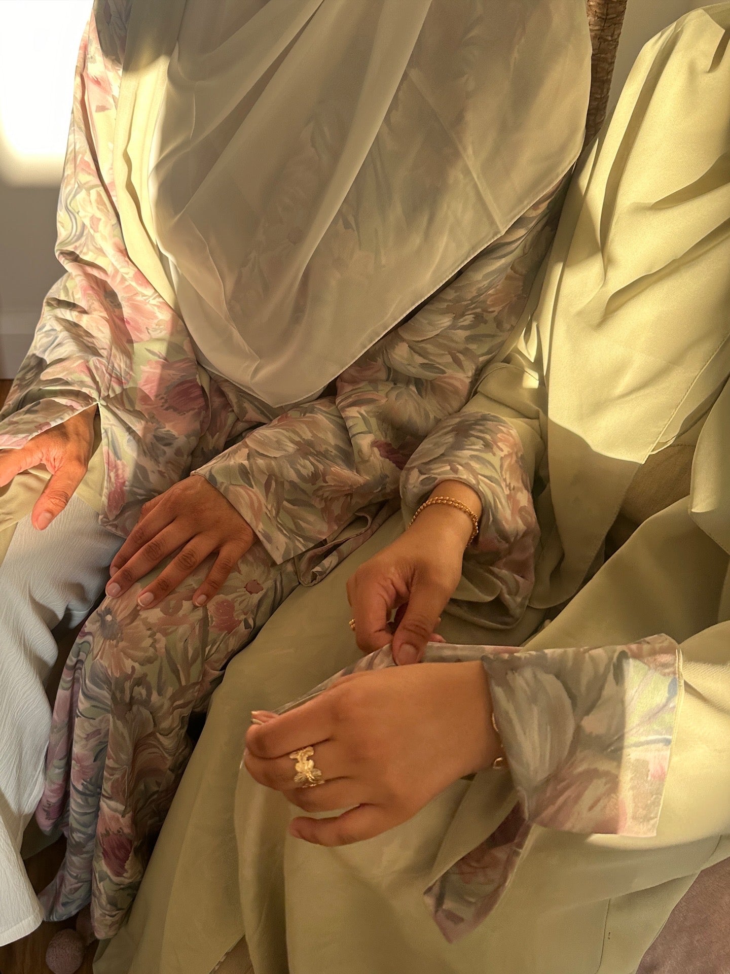 Warda Reversible Abaya