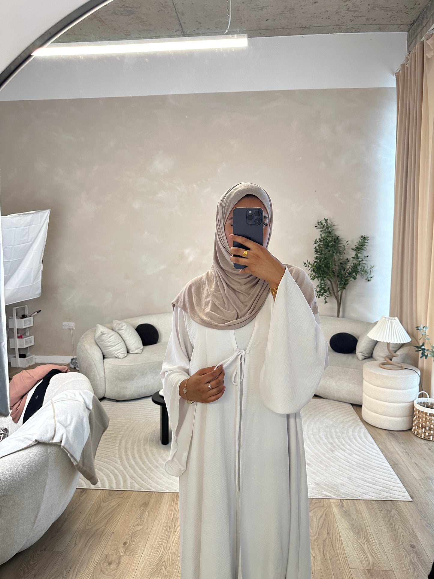 Cloud White Cottage Bow Abaya