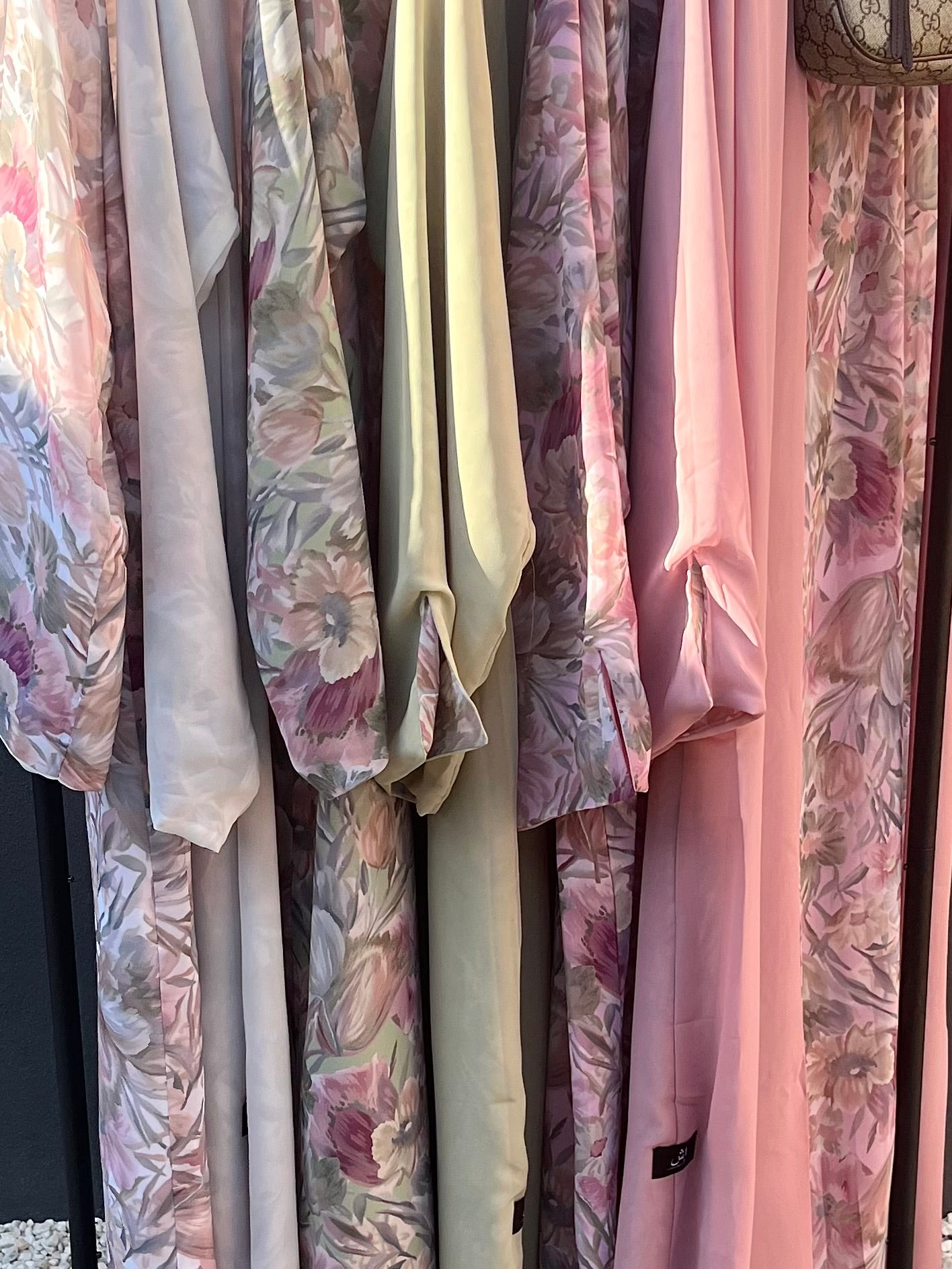 Warda Reversible Abaya