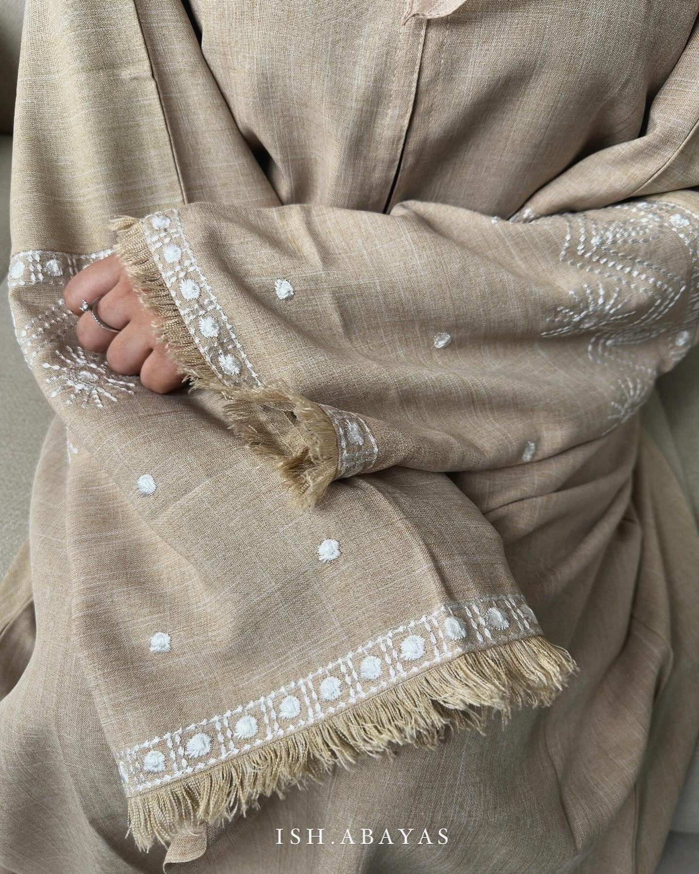 Sand 🏝️SAARA ABAYA