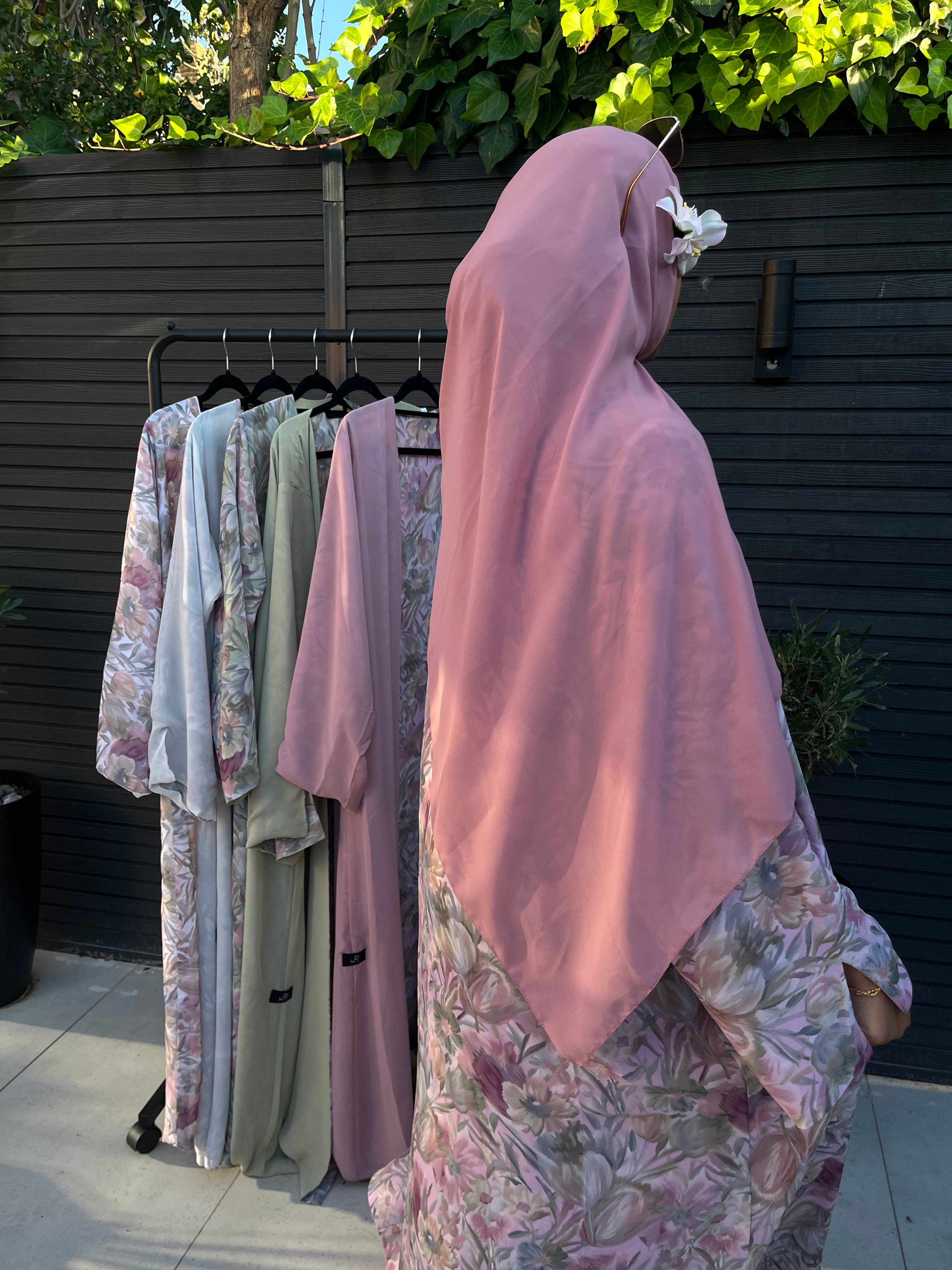 Warda Reversible Abaya