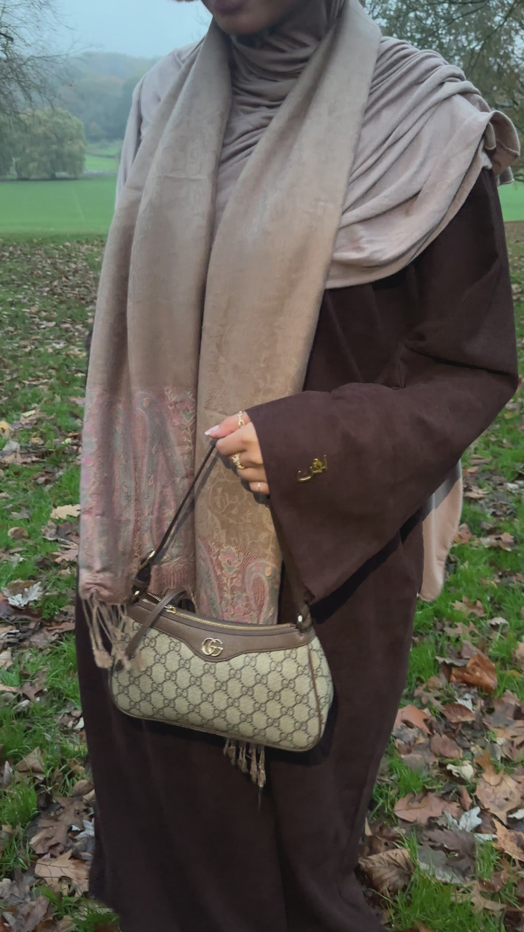 Zaytoon Corduroy Abaya with Gold Logo pin