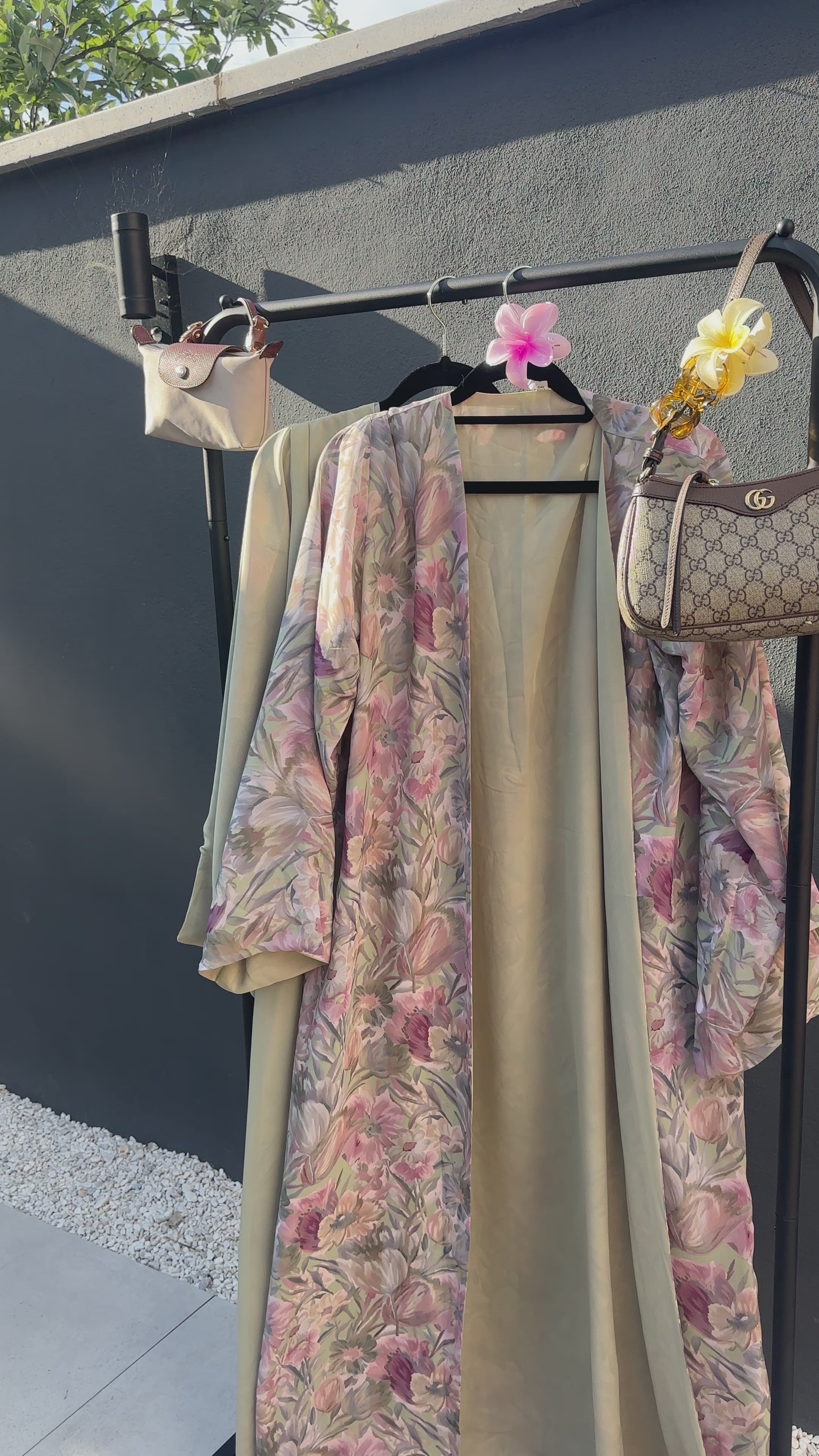 Warda Reversible Abaya
