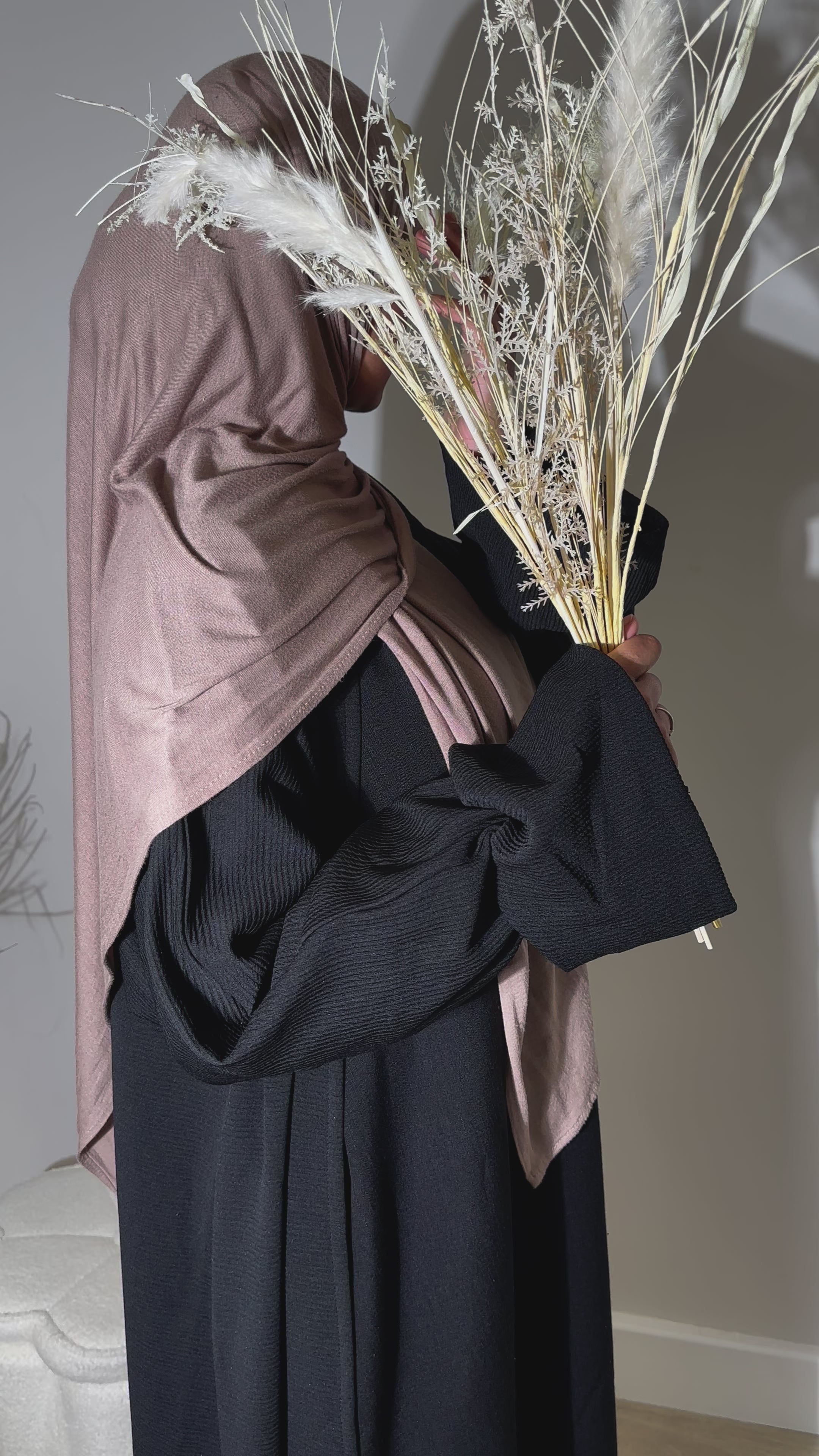 Sumayyah BLACK Abaya (ribbed ,poet sleeves)