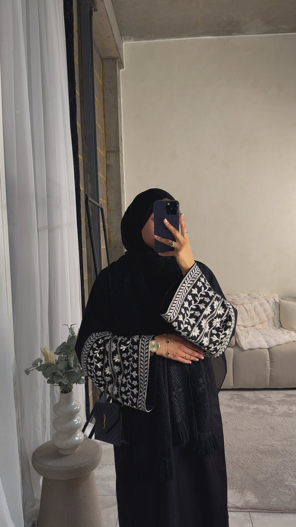 Aisha Abaya Black